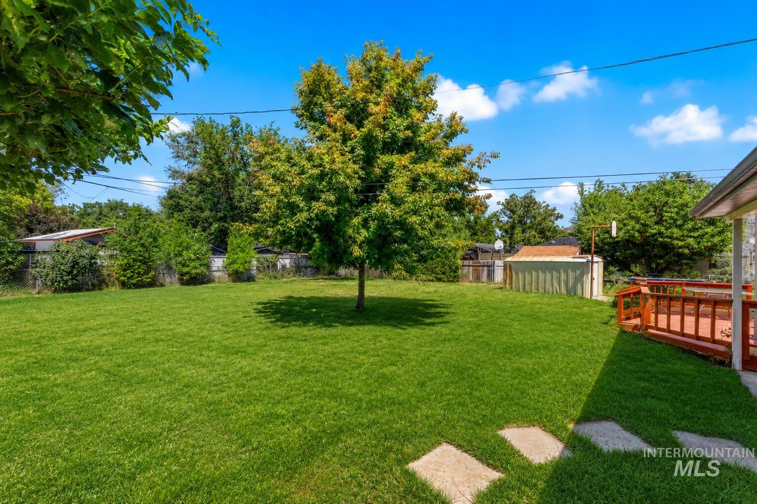 611 N Riverview Dr, Boise, Idaho 83712, 5 Bedrooms, 2 Bathrooms, Residential Income For Sale, Price $865,000, 98994754