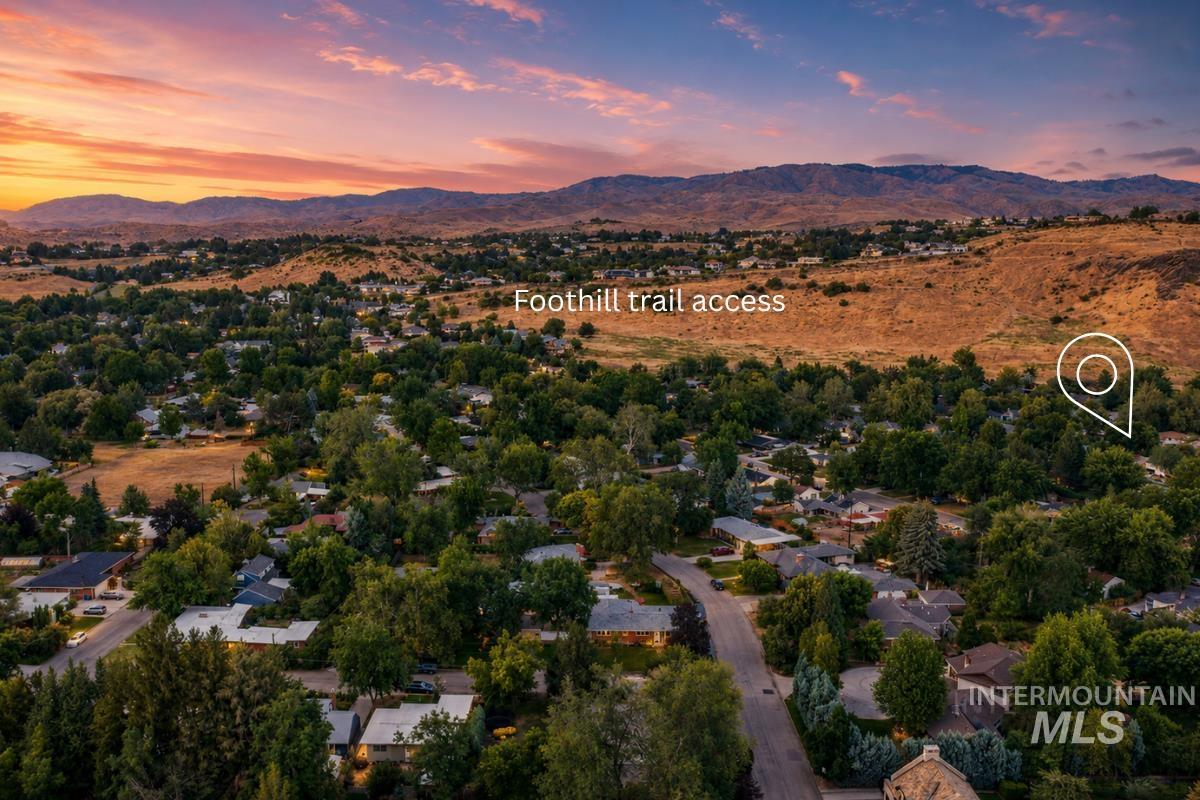 611 N Riverview Dr, Boise, Idaho 83712, 5 Bedrooms, 2 Bathrooms, Residential Income For Sale, Price $865,000, 98994754
