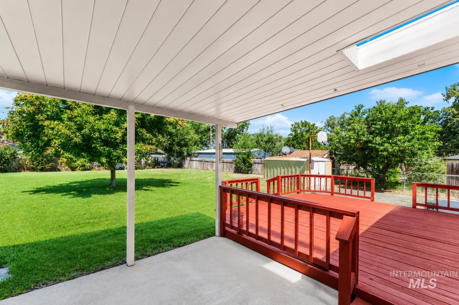 611 N Riverview Dr, Boise, Idaho 83712, 5 Bedrooms, 2 Bathrooms, Residential Income For Sale, Price $865,000, 98994754