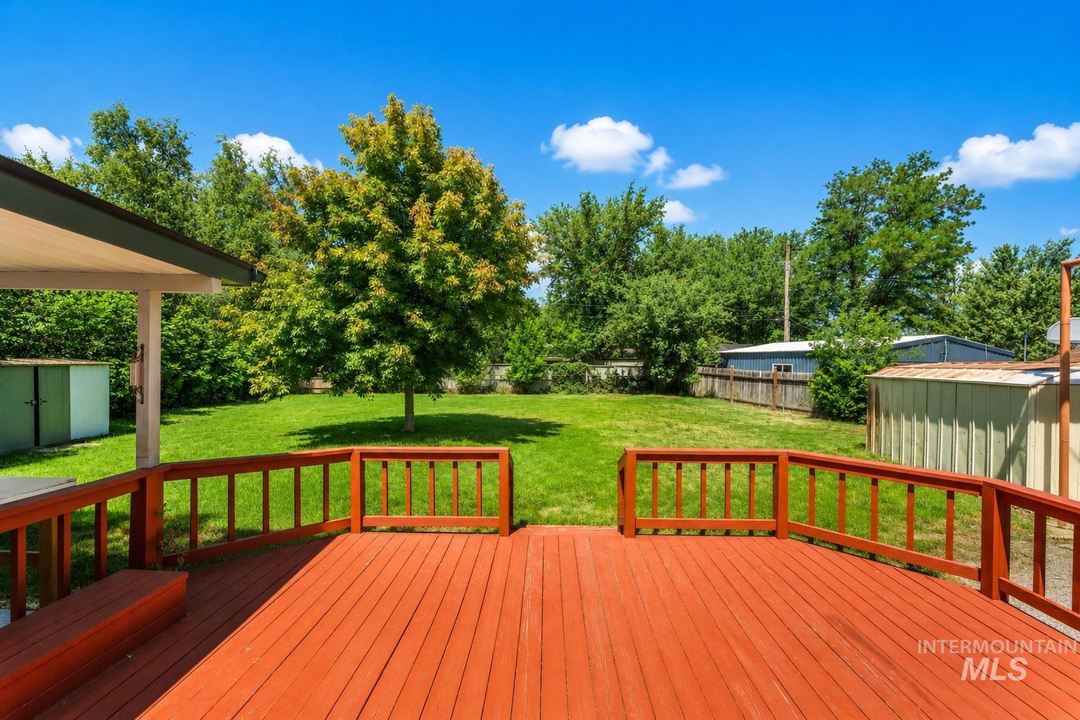 611 N Riverview Dr, Boise, Idaho 83712, 5 Bedrooms, 2 Bathrooms, Residential Income For Sale, Price $865,000, 98994754