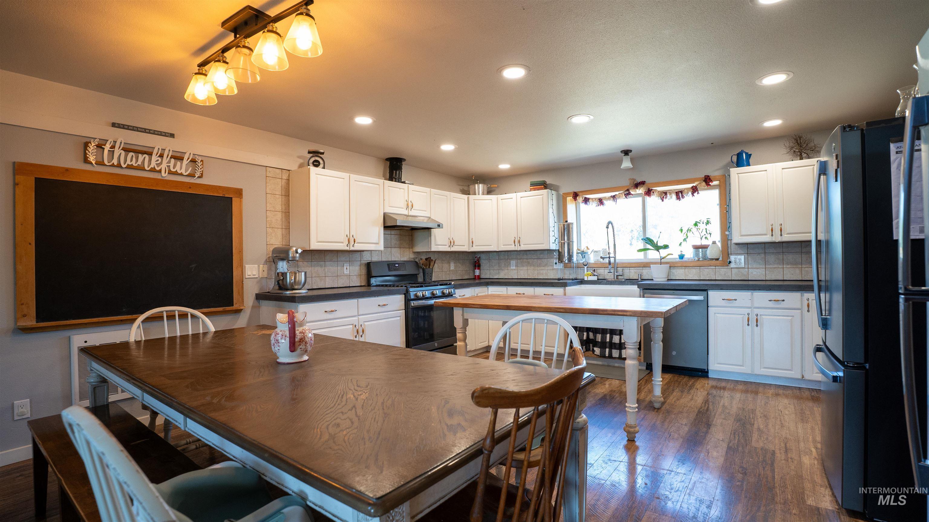 1321 Gold Hill Rd, Princeton, Idaho 83857, 3 Bedrooms, 3 Bathrooms, Residential For Sale, Price $760,000,MLS 98994760