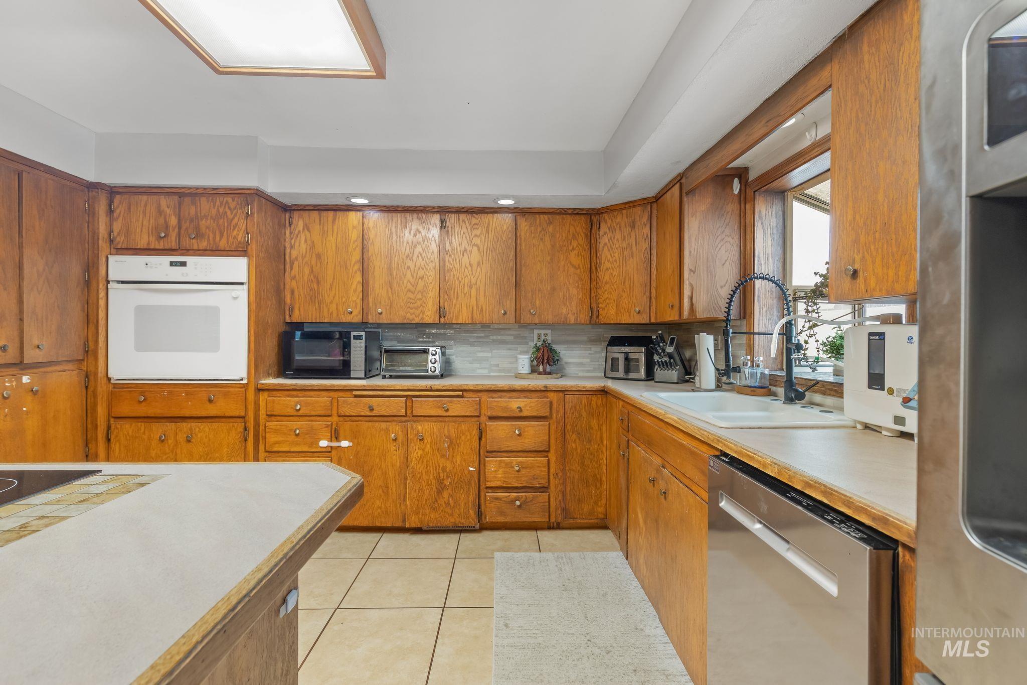 2119 Ripon Ave., Lewiston, Idaho 83501, 3 Bedrooms, 2 Bathrooms, Residential For Sale, Price $425,000, 98994766
