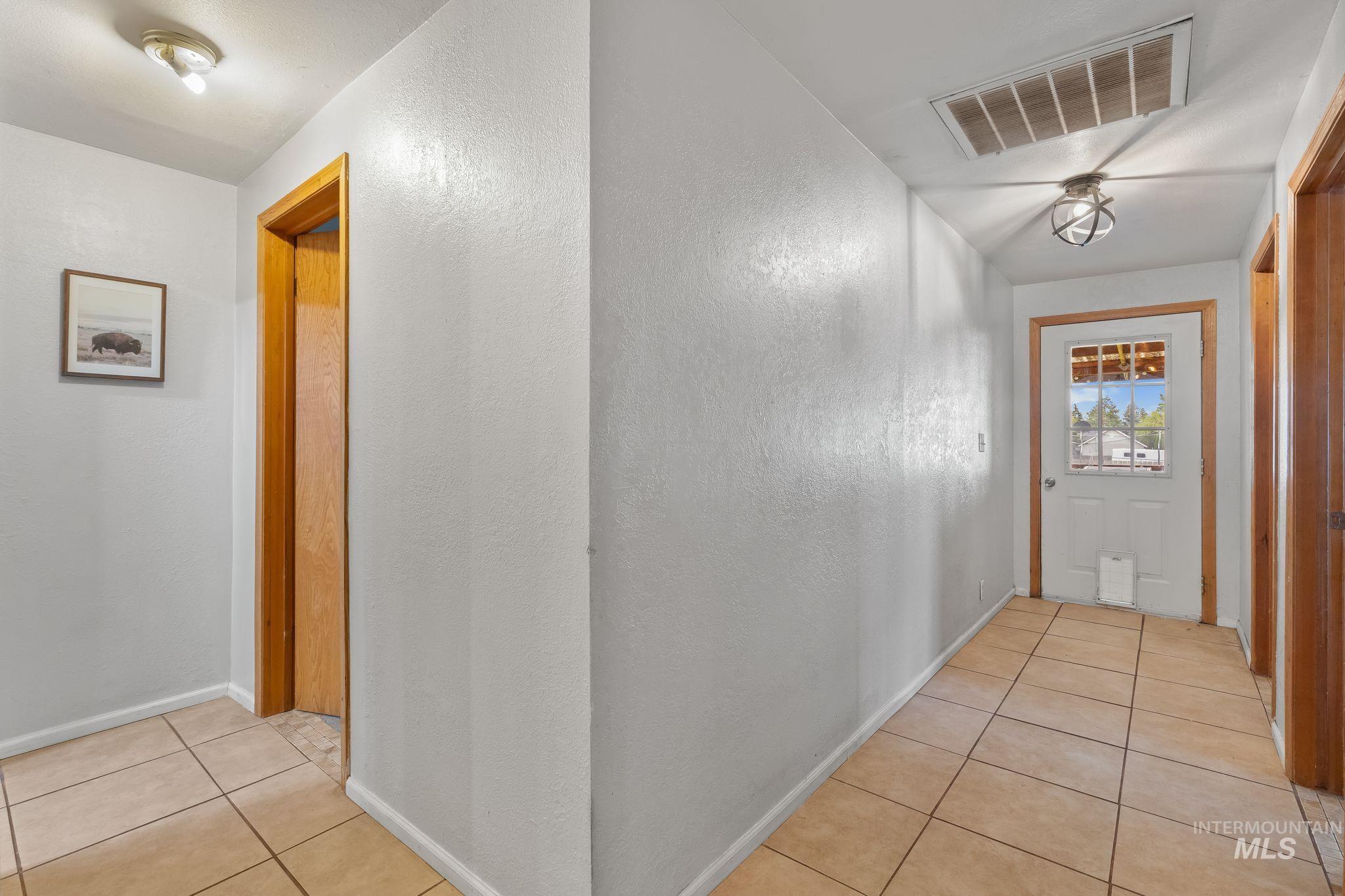 2119 Ripon Ave., Lewiston, Idaho 83501, 3 Bedrooms, 2 Bathrooms, Residential For Sale, Price $425,000, 98994766