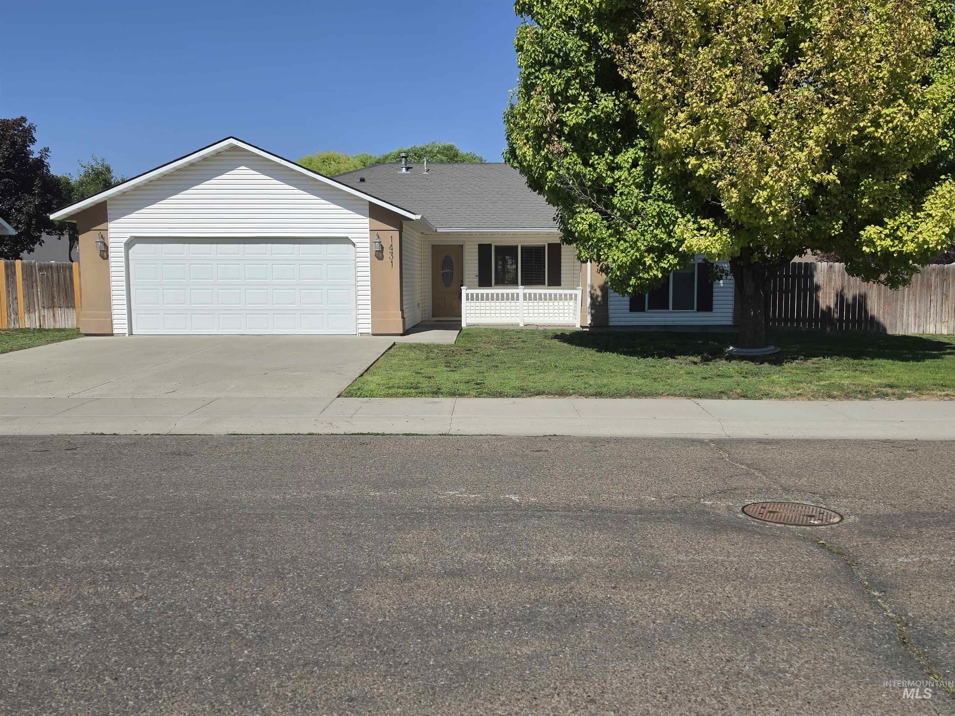 1431 Autumn Way, Jerome, Idaho 83338, 3 Bedrooms, 2 Bathrooms, Residential For Sale, Price $379,000,MLS 98994767
