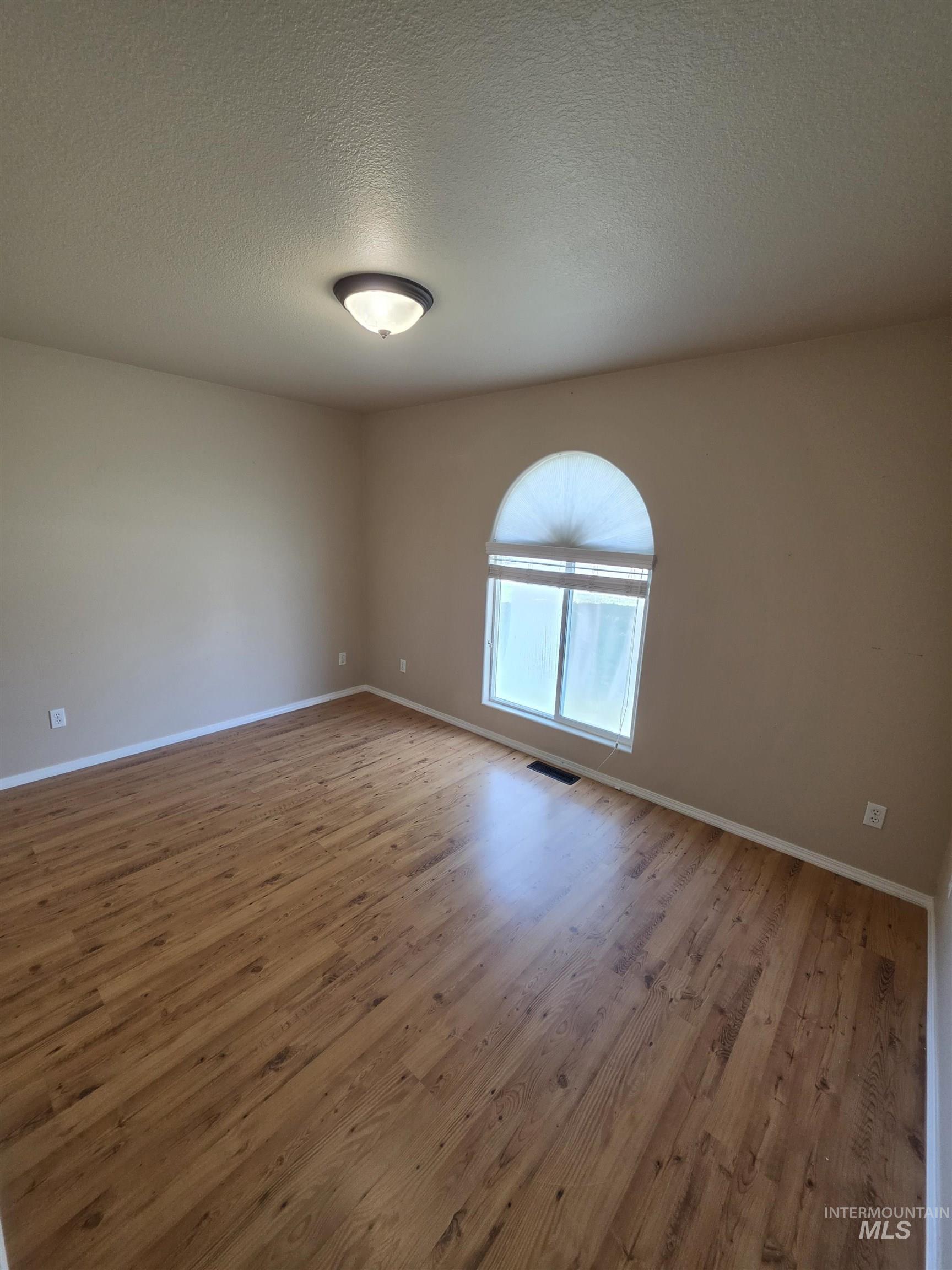 1431 Autumn Way, Jerome, Idaho 83338, 3 Bedrooms, 2 Bathrooms, Residential For Sale, Price $379,000,MLS 98994767