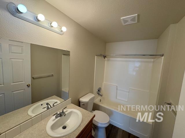 158 N Seafury Ln Apt 101, Boise, Idaho 83704, 3 Bedrooms, 2 Bathrooms, Rental For Rent, Price $1,900,MLS 98994770
