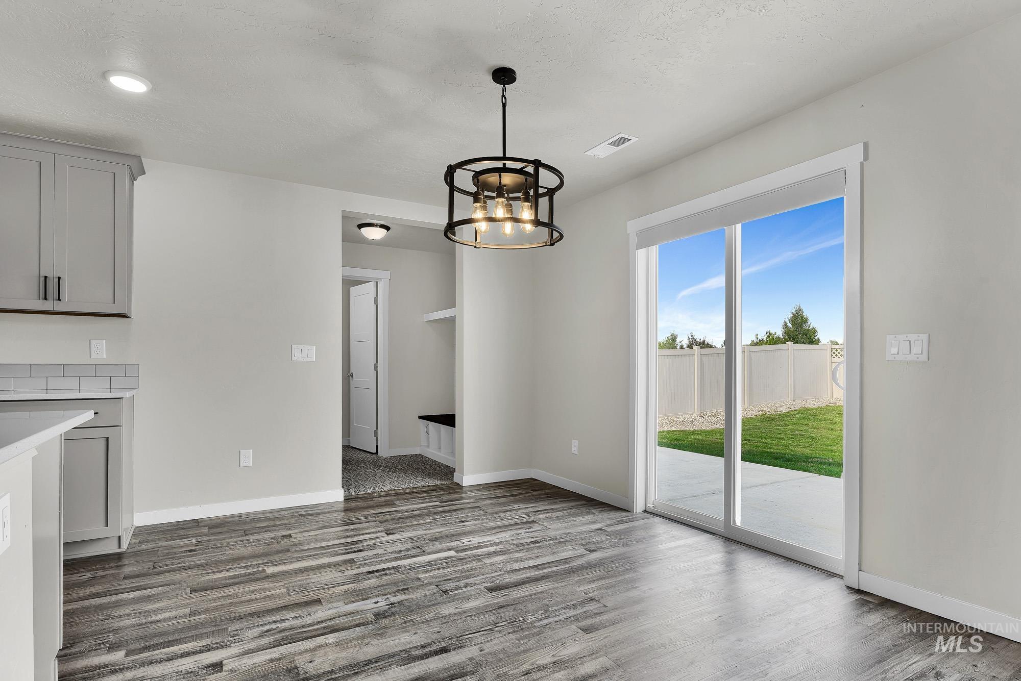 10350 Longtail Dr, Nampa, Idaho 83687, 6 Bedrooms, 2.5 Bathrooms, Residential For Sale, Price $499,900,MLS 98994773