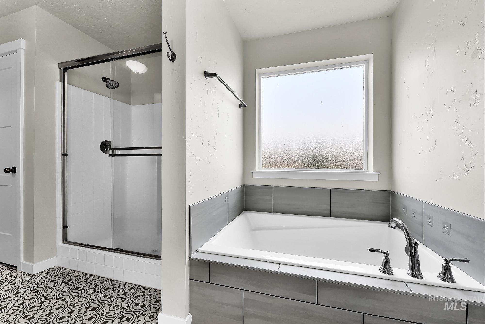 10350 Longtail Dr, Nampa, Idaho 83687, 6 Bedrooms, 2.5 Bathrooms, Residential For Sale, Price $499,900,MLS 98994773