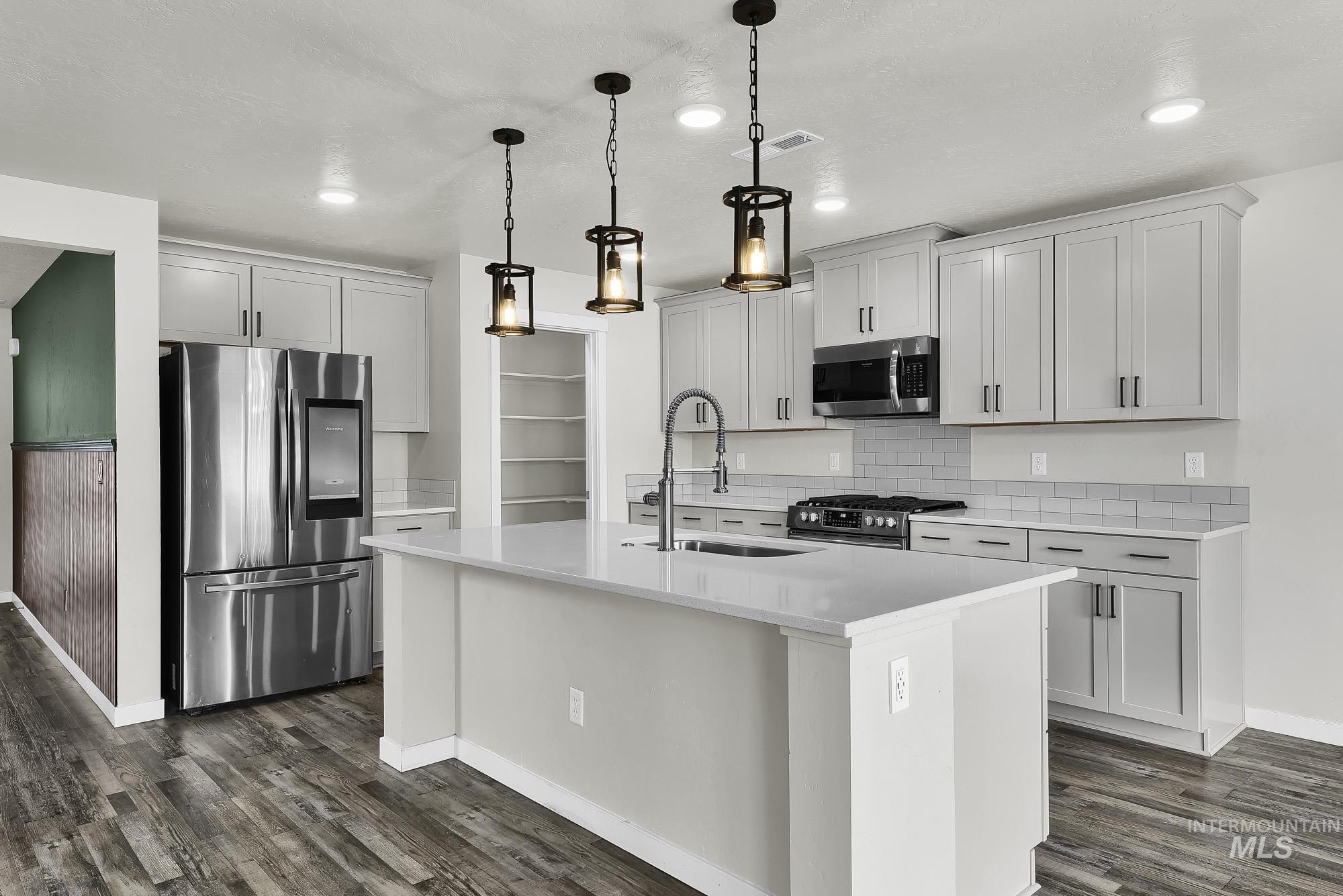 10350 Longtail Dr, Nampa, Idaho 83687, 6 Bedrooms, 2.5 Bathrooms, Residential For Sale, Price $499,900,MLS 98994773