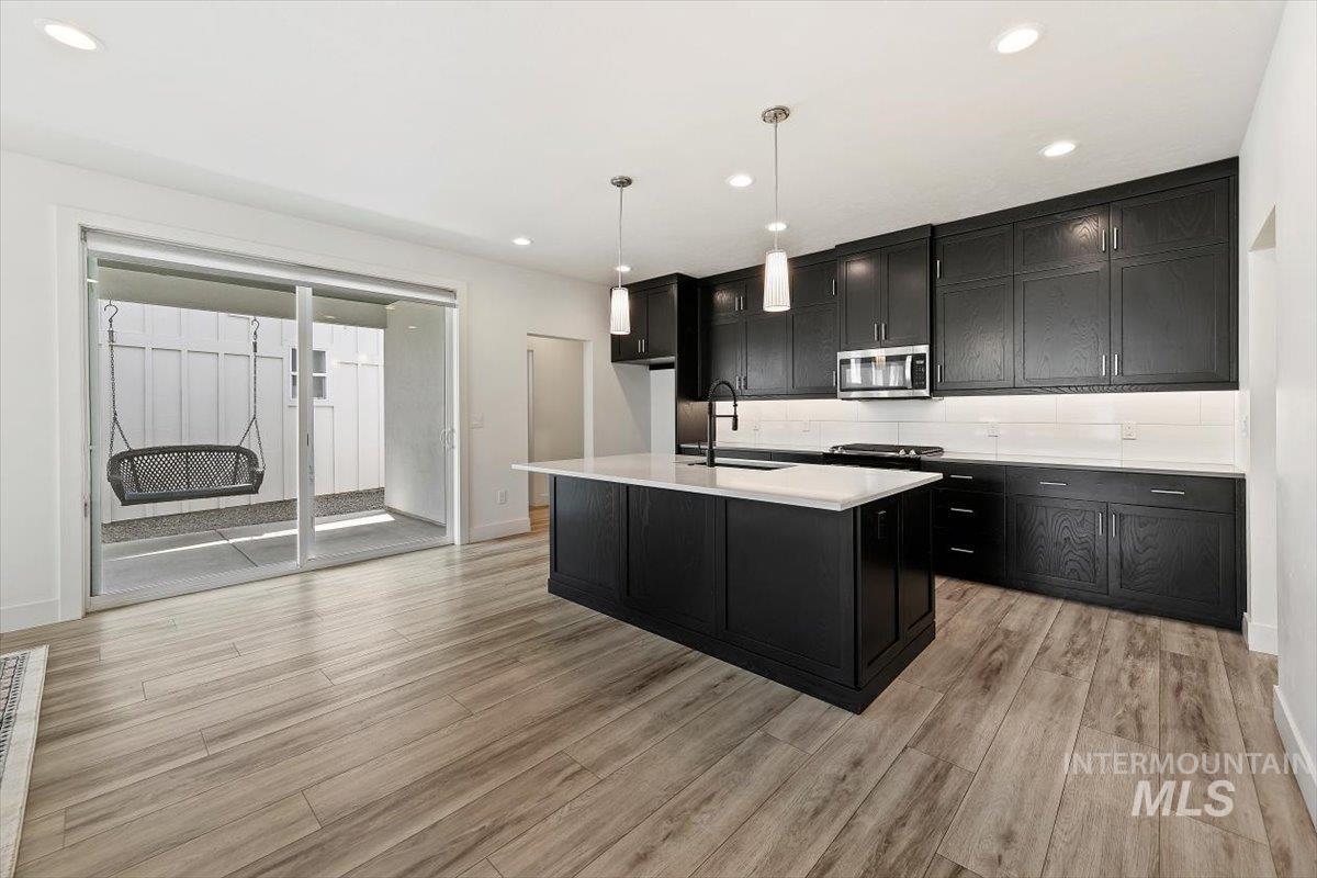 1811 E Knobcone Drive, Meridian, Idaho 83642, 3 Bedrooms, 2.5 Bathrooms, Residential For Sale, Price $549,990, 98994774