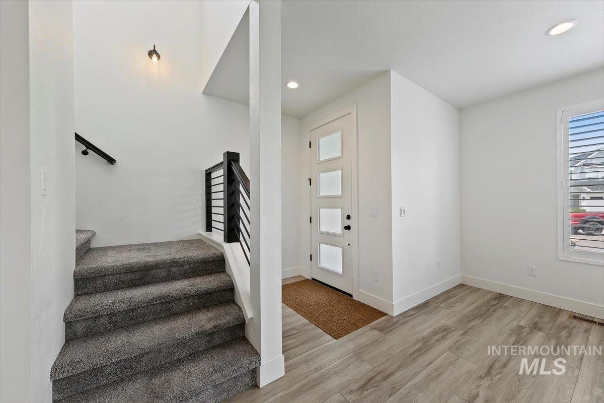 1811 E Knobcone Drive, Meridian, Idaho 83642, 3 Bedrooms, 2.5 Bathrooms, Residential For Sale, Price $549,990, 98994774