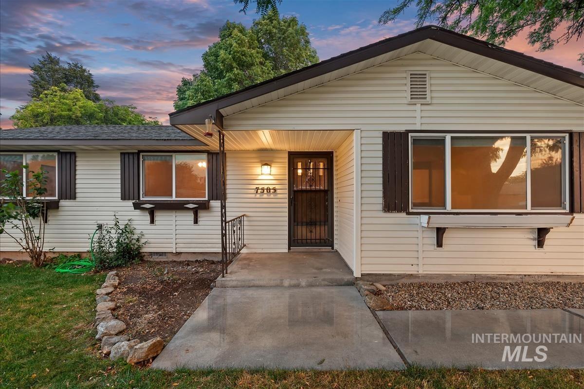 7505 W Snohomish St, Boise, Idaho 83709, 3 Bedrooms, 2 Bathrooms, Residential For Sale, Price $428,900,MLS 98994775