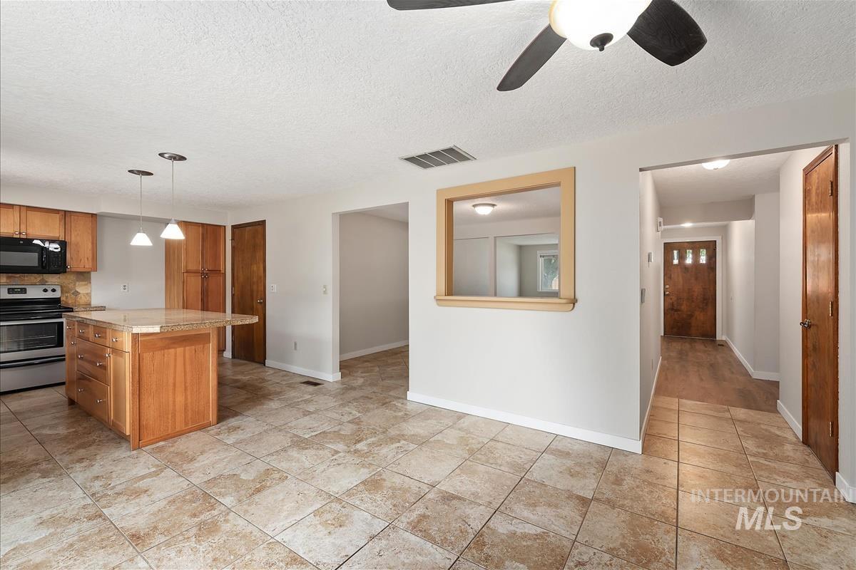 7505 W Snohomish St, Boise, Idaho 83709, 3 Bedrooms, 2 Bathrooms, Residential For Sale, Price $428,900,MLS 98994775