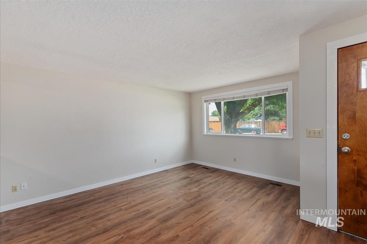 7505 W Snohomish St, Boise, Idaho 83709, 3 Bedrooms, 2 Bathrooms, Residential For Sale, Price $428,900,MLS 98994775