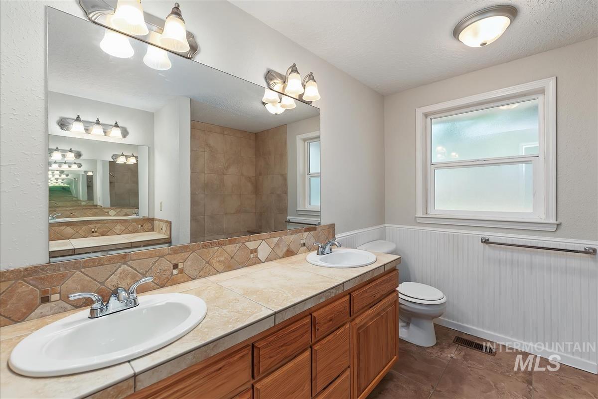 7505 W Snohomish St, Boise, Idaho 83709, 3 Bedrooms, 2 Bathrooms, Residential For Sale, Price $428,900,MLS 98994775