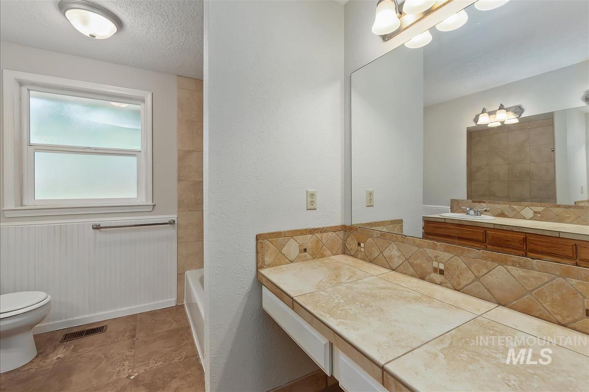 7505 W Snohomish St, Boise, Idaho 83709, 3 Bedrooms, 2 Bathrooms, Residential For Sale, Price $428,900,MLS 98994775