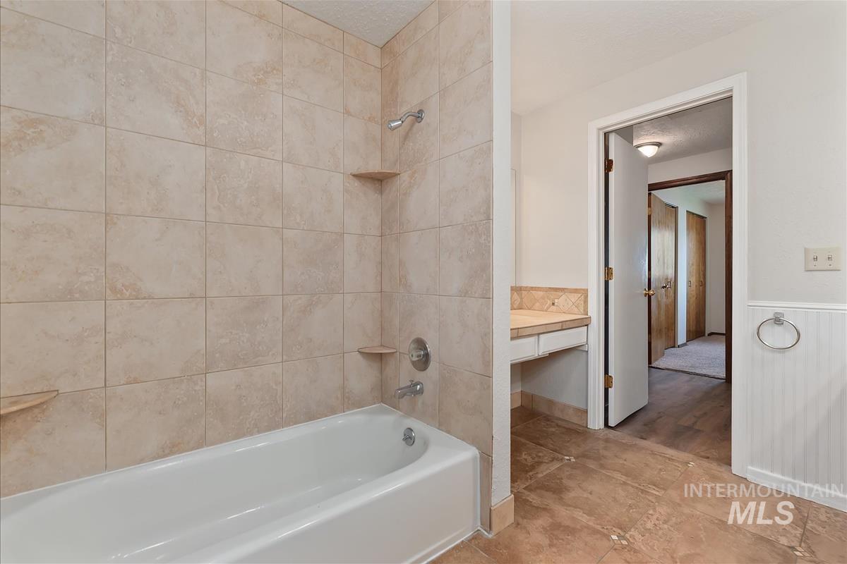 7505 W Snohomish St, Boise, Idaho 83709, 3 Bedrooms, 2 Bathrooms, Residential For Sale, Price $428,900,MLS 98994775