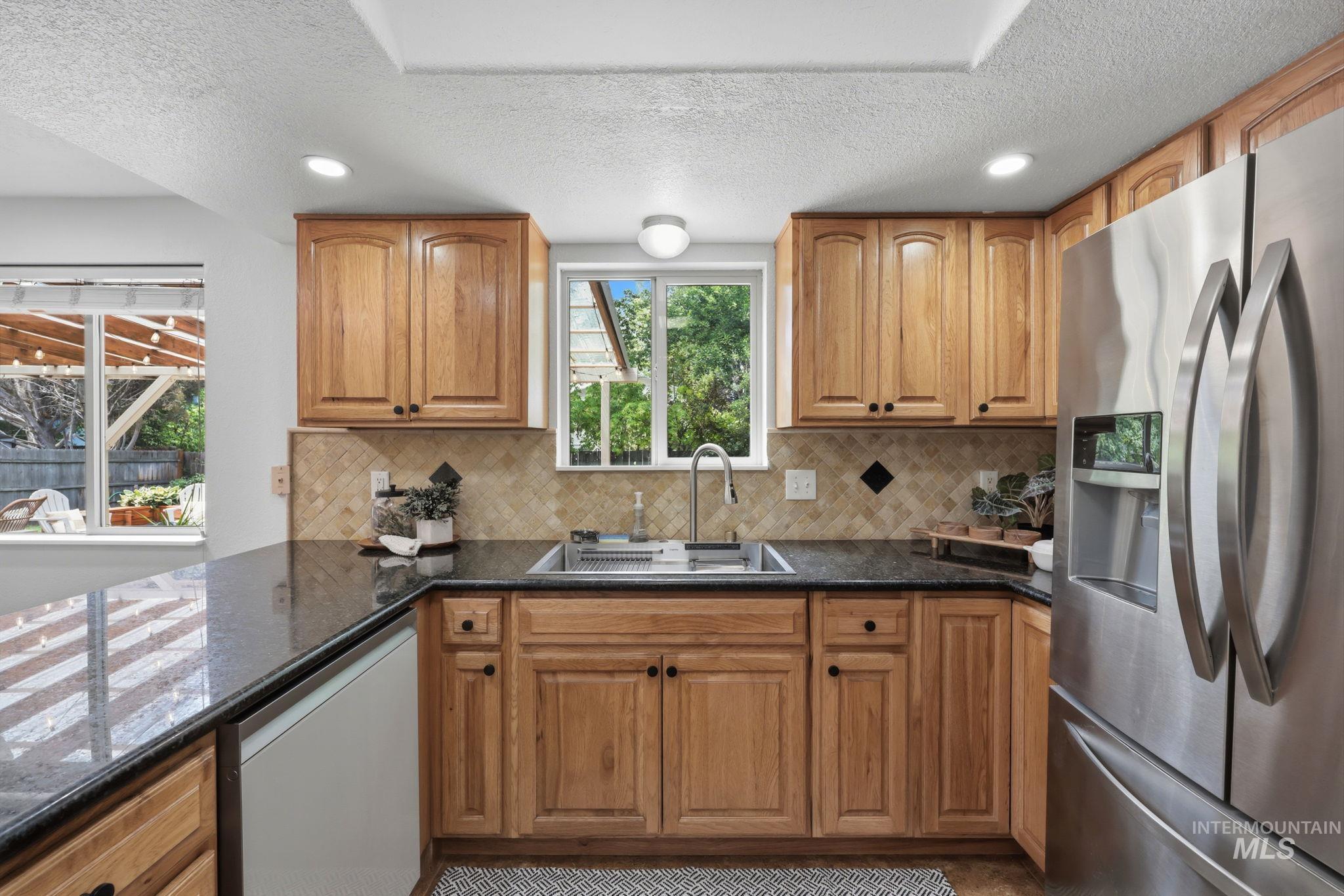 3911 S Pittsfield Way, Boise, Idaho 83706, 3 Bedrooms, 2.5 Bathrooms, Residential For Sale, Price $600,000, 98994778