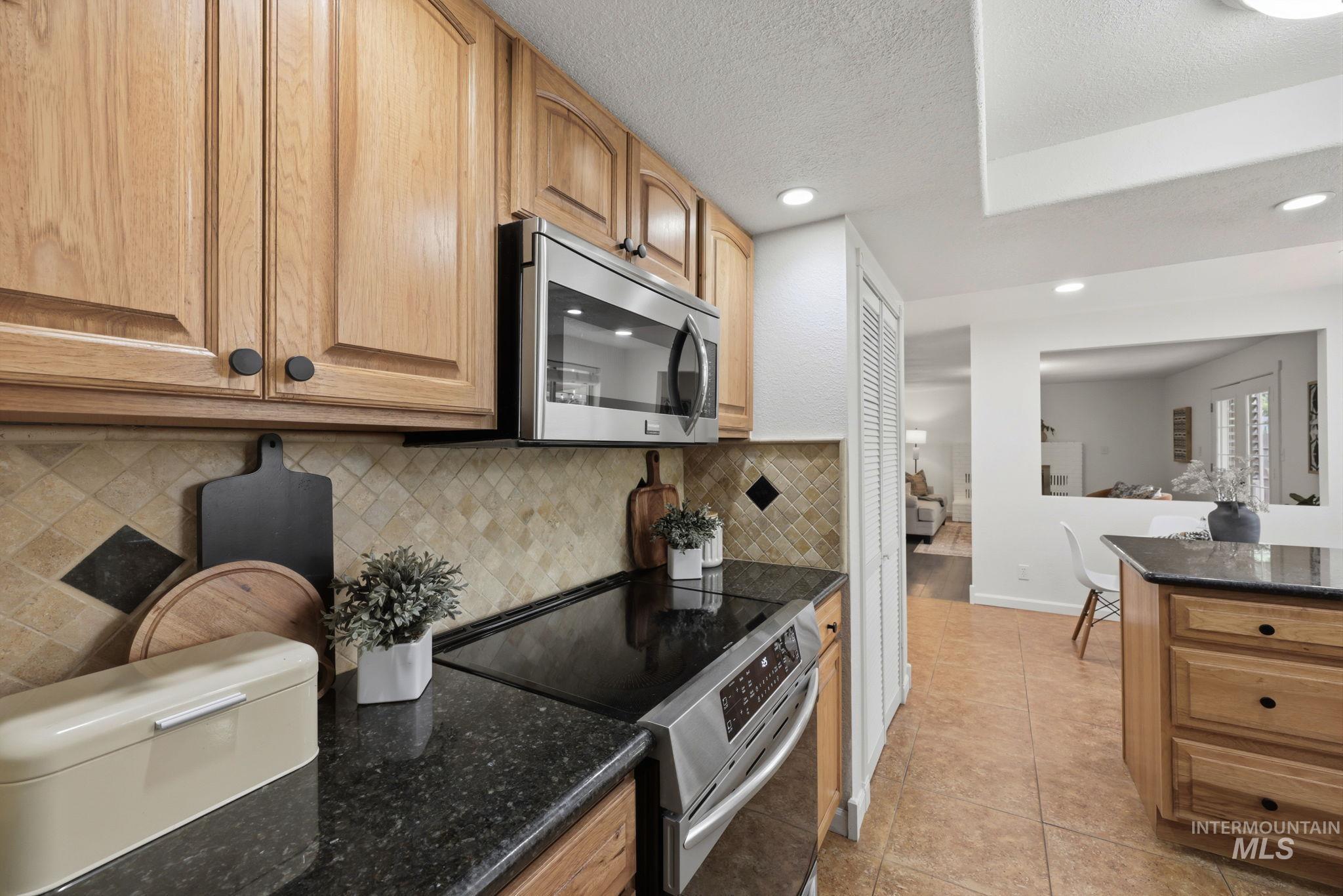3911 S Pittsfield Way, Boise, Idaho 83706, 3 Bedrooms, 2.5 Bathrooms, Residential For Sale, Price $600,000, 98994778