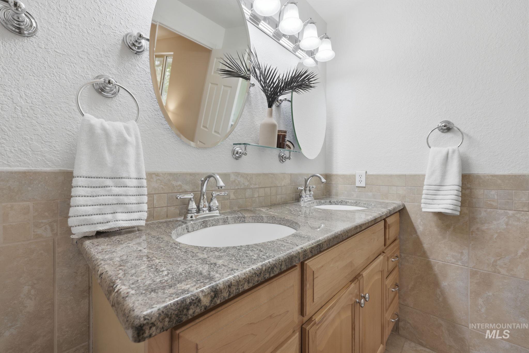 3911 S Pittsfield Way, Boise, Idaho 83706, 3 Bedrooms, 2.5 Bathrooms, Residential For Sale, Price $600,000, 98994778