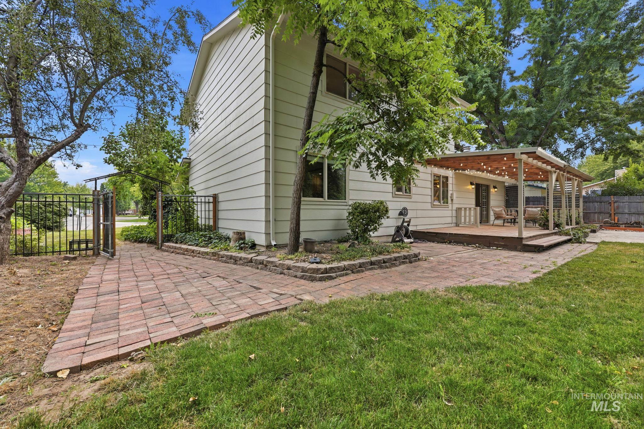 3911 S Pittsfield Way, Boise, Idaho 83706, 3 Bedrooms, 2.5 Bathrooms, Residential For Sale, Price $600,000, 98994778