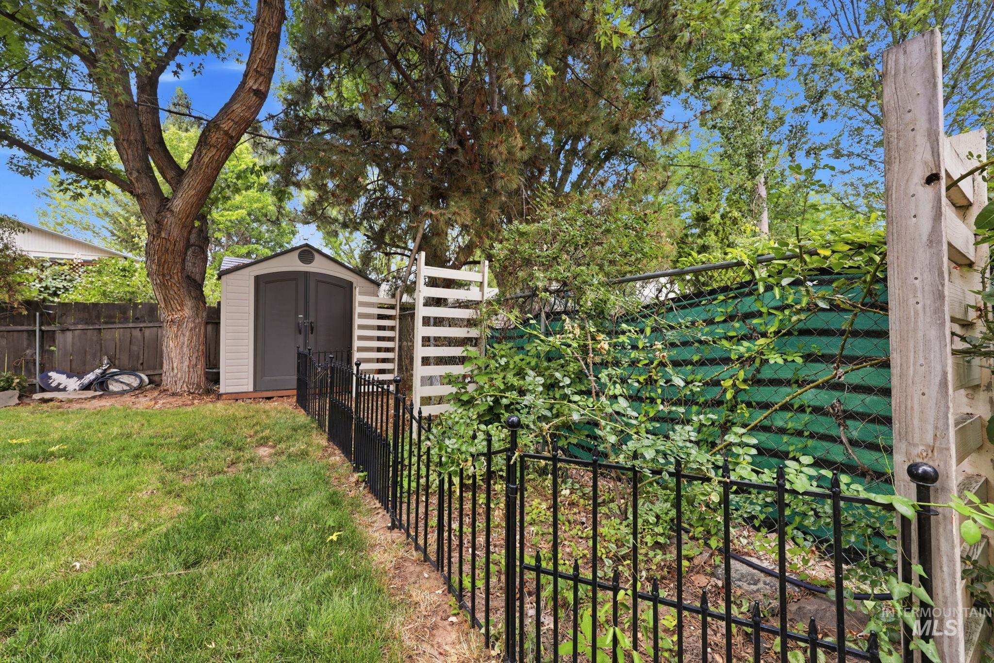 3911 S Pittsfield Way, Boise, Idaho 83706, 3 Bedrooms, 2.5 Bathrooms, Residential For Sale, Price $600,000, 98994778