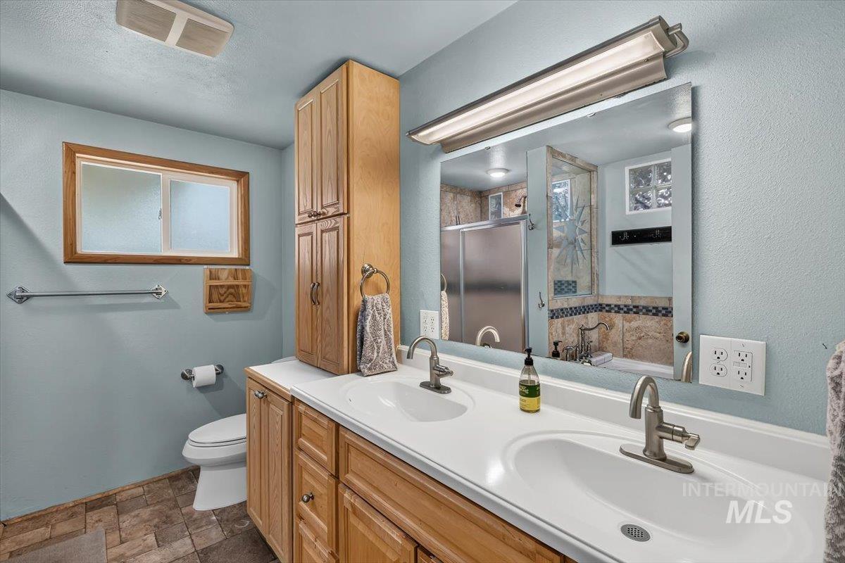 1216 Vista Dr, Emmett, Idaho 83617, 4 Bedrooms, 1.5 Bathrooms, Residential For Sale, Price $365,000, 98994780