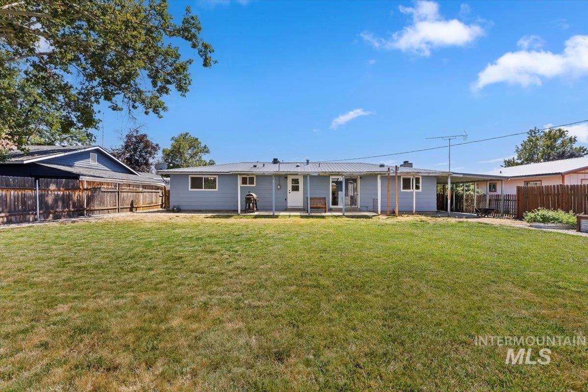 1216 Vista Dr, Emmett, Idaho 83617, 4 Bedrooms, 1.5 Bathrooms, Residential For Sale, Price $365,000, 98994780