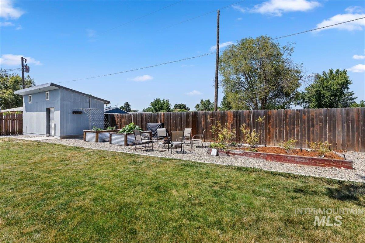 1216 Vista Dr, Emmett, Idaho 83617, 4 Bedrooms, 1.5 Bathrooms, Residential For Sale, Price $365,000, 98994780