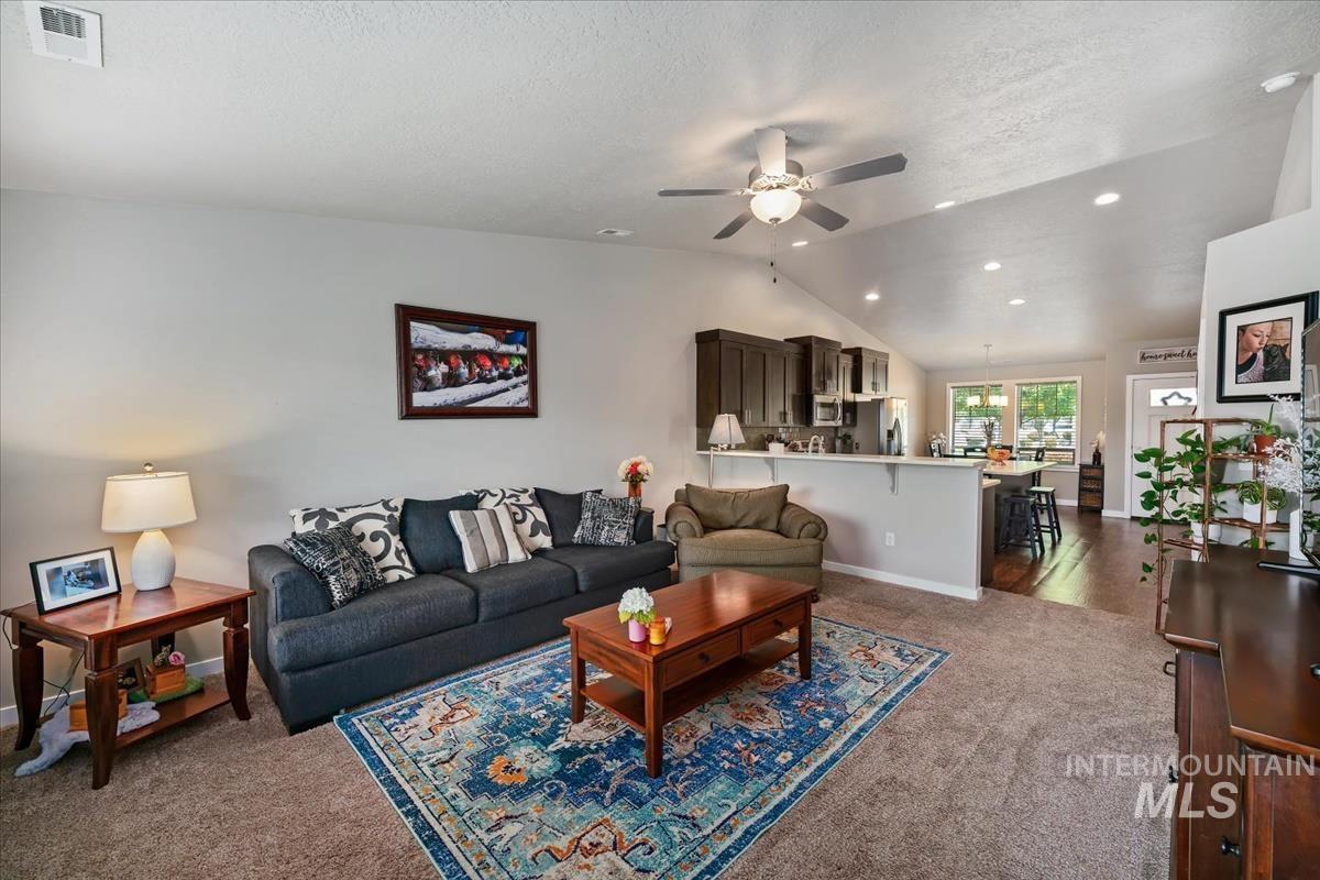2727 E Apricot Dr, Meridian, Idaho 83646, 3 Bedrooms, 2 Bathrooms, Residential For Sale, Price $410,000, 98994782