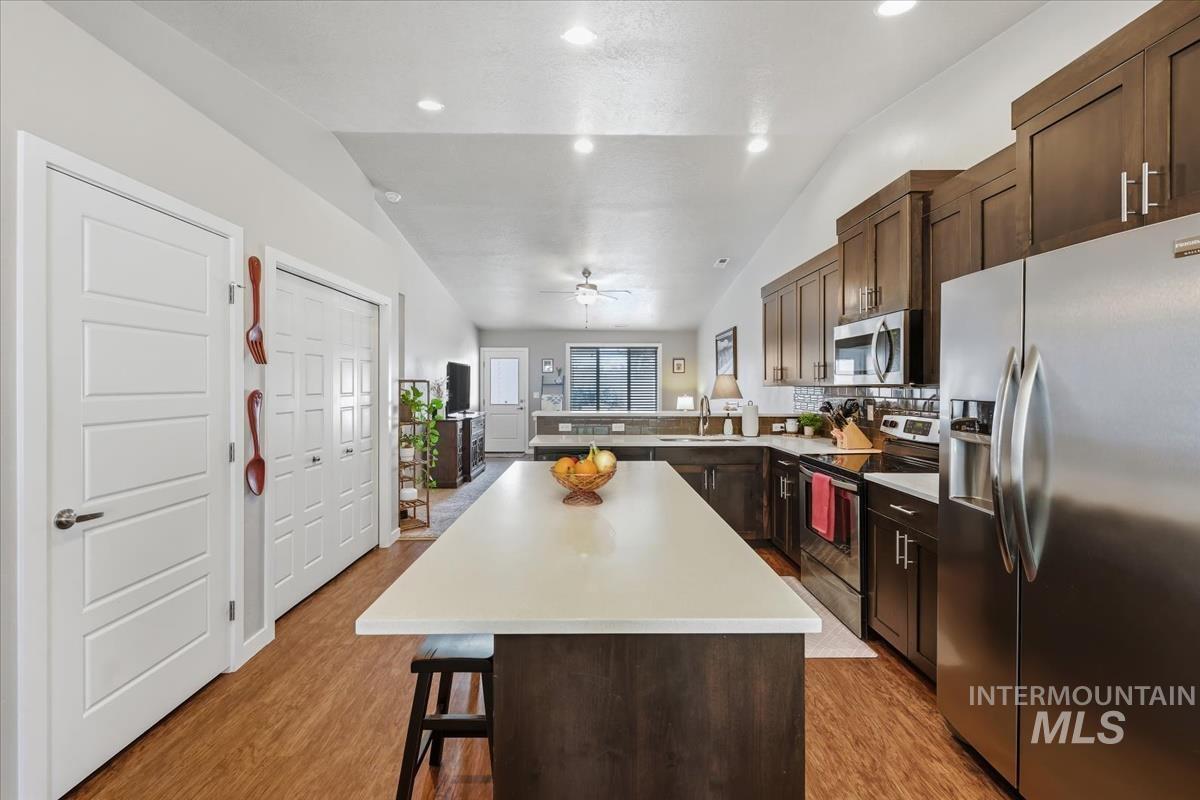 2727 E Apricot Dr, Meridian, Idaho 83646, 3 Bedrooms, 2 Bathrooms, Residential For Sale, Price $410,000, 98994782