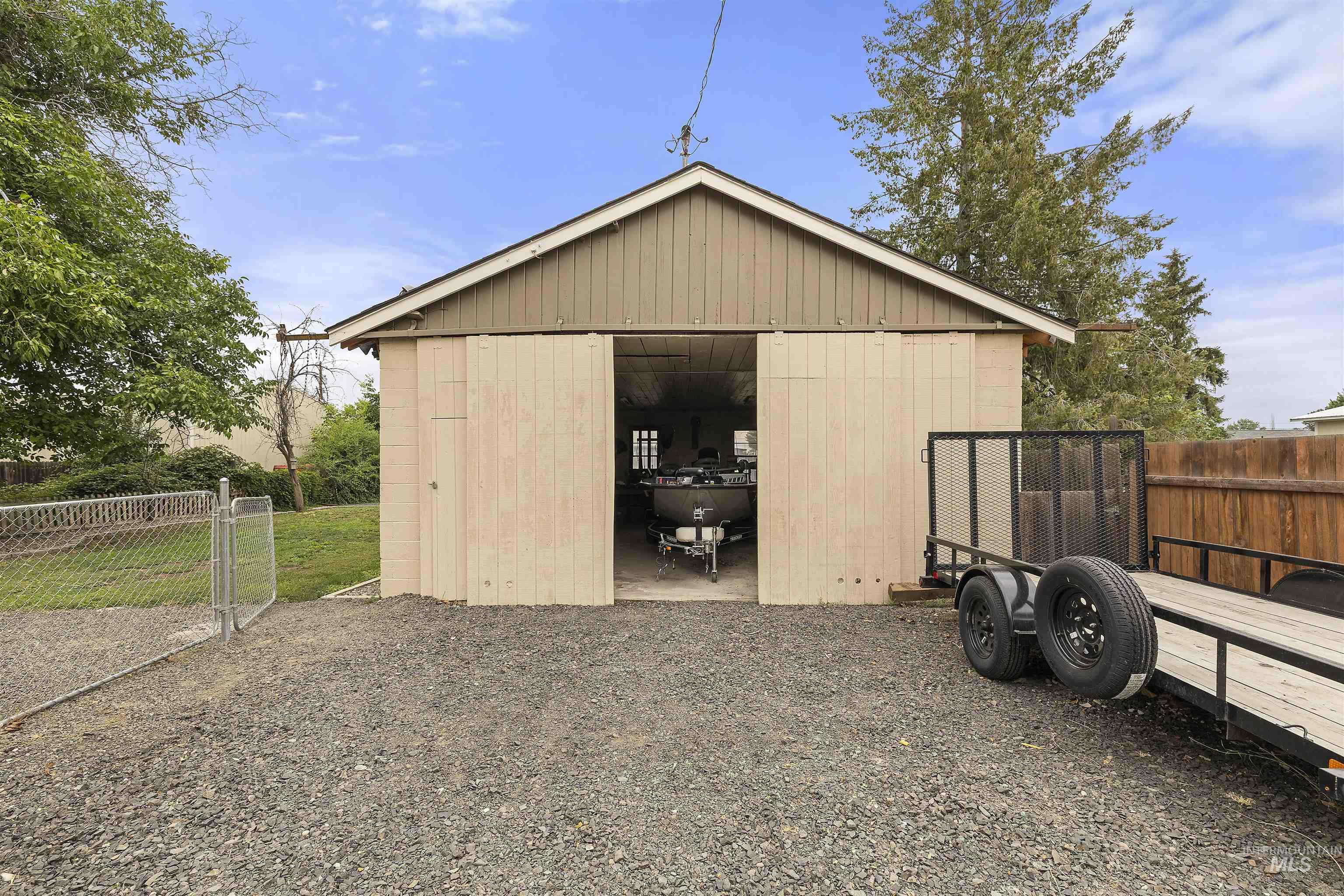 619 Burrell Ave, Lewiston, Idaho 83501, 3 Bedrooms, 2 Bathrooms, Residential For Sale, Price $369,000, 98994783