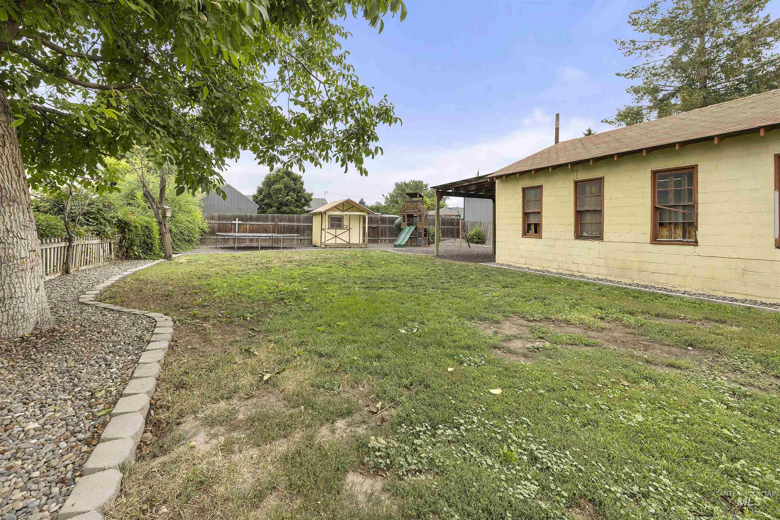 619 Burrell Ave, Lewiston, Idaho 83501, 3 Bedrooms, 2 Bathrooms, Residential For Sale, Price $369,000, 98994783