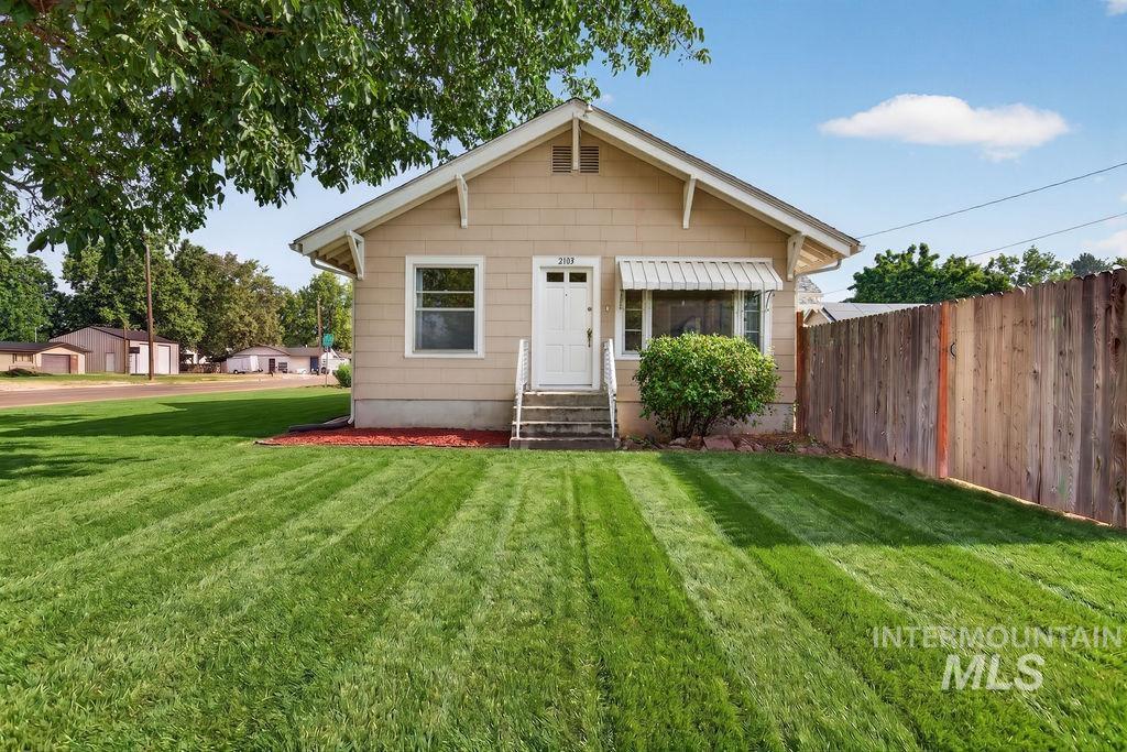 2103 Lincoln St, Caldwell, Idaho 83605, 3 Bedrooms, 1 Bathroom, Residential For Sale, Price $379,000, 98994784