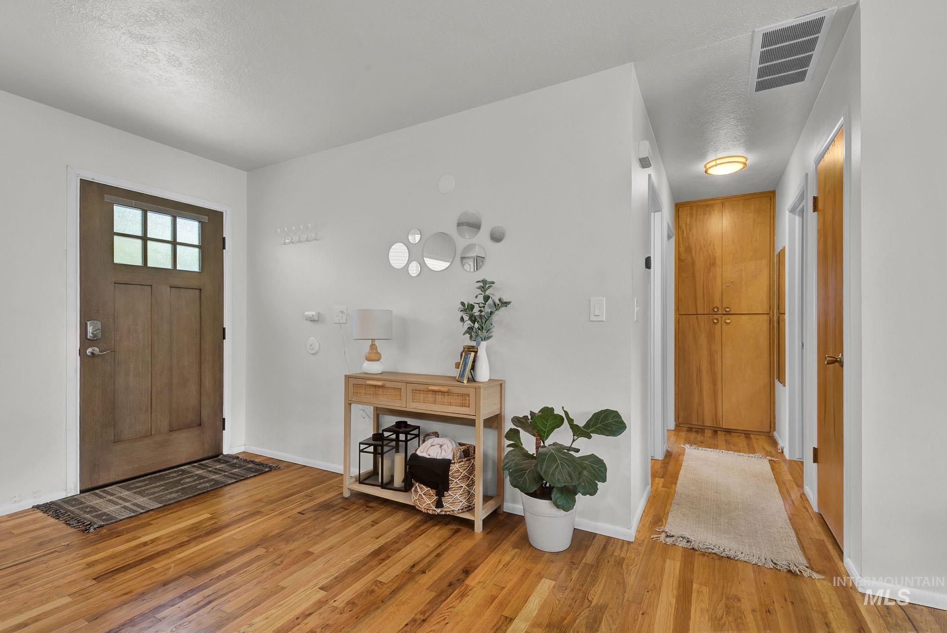 220 N Owyhee Street, Boise, Idaho 83706, 2 Bedrooms, 1 Bathroom, Residential Income For Sale, Price $685,000,MLS 98994790