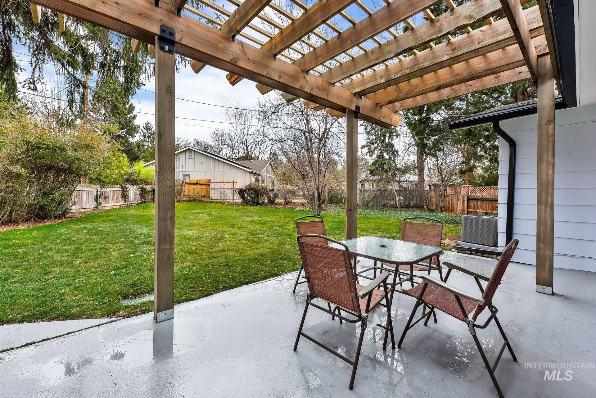220 N Owyhee Street, Boise, Idaho 83706, 2 Bedrooms, 1 Bathroom, Residential Income For Sale, Price $685,000,MLS 98994790