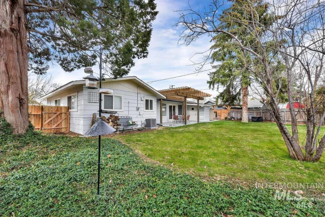 220 N Owyhee Street, Boise, Idaho 83706, 2 Bedrooms, 1 Bathroom, Residential Income For Sale, Price $685,000,MLS 98994790