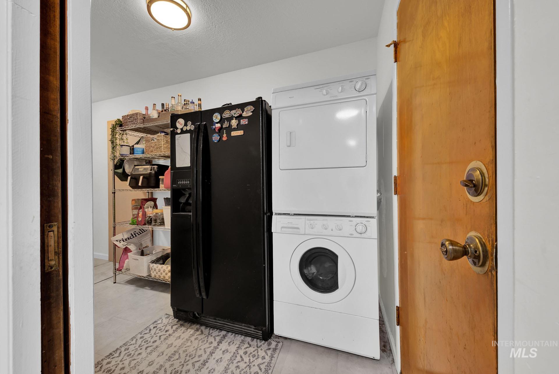 220 N Owyhee Street, Boise, Idaho 83706, 2 Bedrooms, 1 Bathroom, Residential Income For Sale, Price $685,000,MLS 98994790