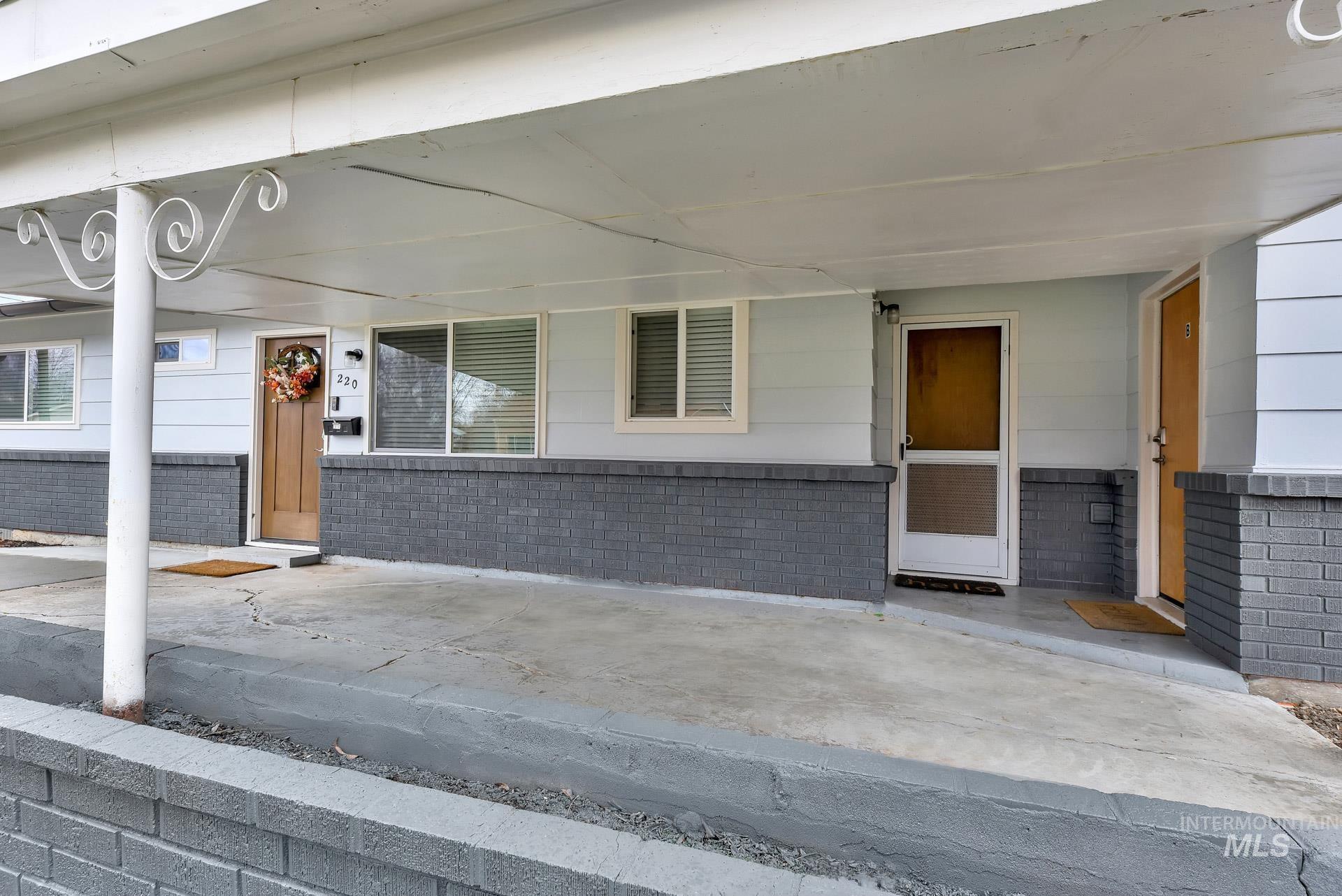 220 N Owyhee Street, Boise, Idaho 83706, 2 Bedrooms, 1 Bathroom, Residential Income For Sale, Price $685,000,MLS 98994790