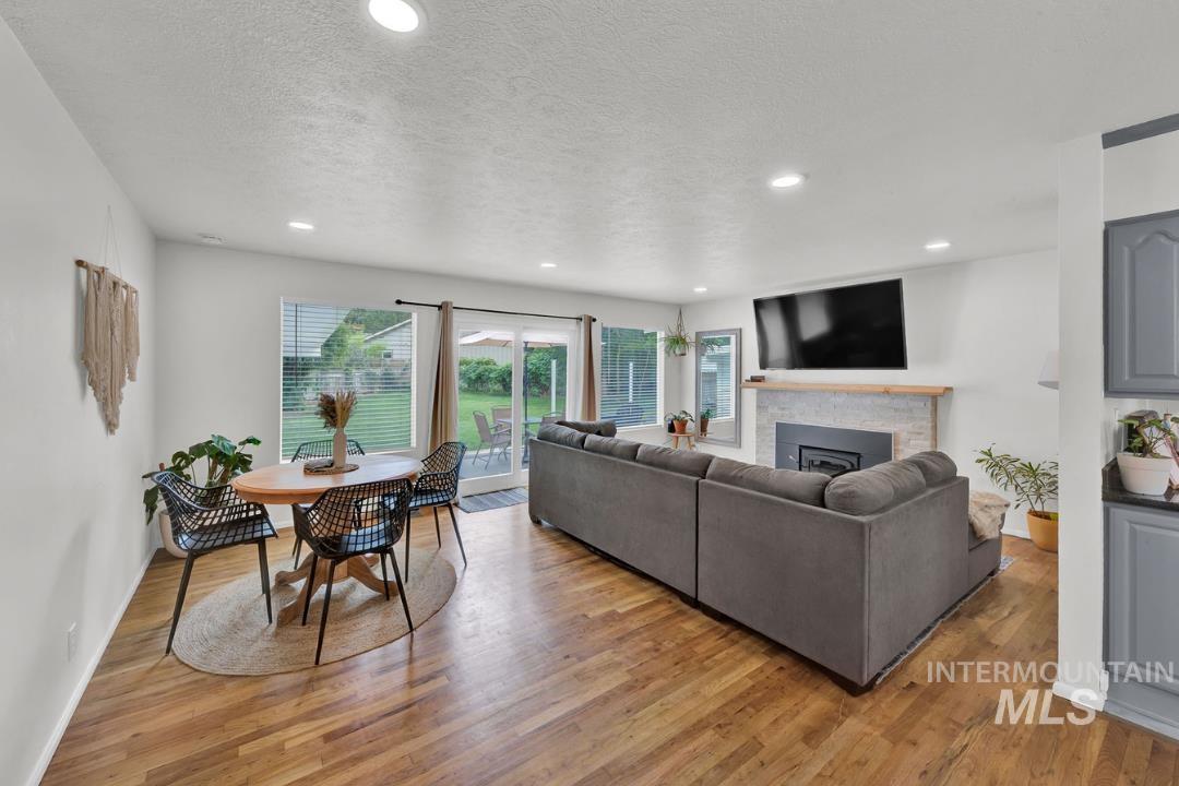 220 N Owyhee Street, Boise, Idaho 83706, 2 Bedrooms, 1 Bathroom, Residential Income For Sale, Price $685,000,MLS 98994790