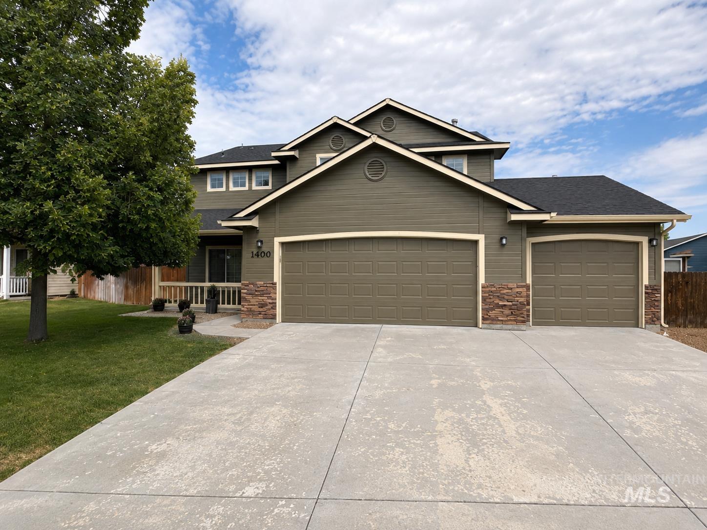 1400 NW Dry Creek, Mountain Home, Idaho 83647, 4 Bedrooms, 2.5 Bathrooms, Residential For Sale, Price $424,900,MLS 98994792