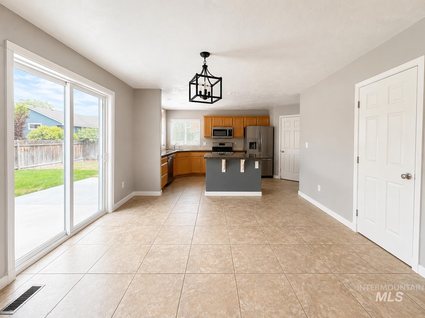 1400 NW Dry Creek, Mountain Home, Idaho 83647, 4 Bedrooms, 2.5 Bathrooms, Residential For Sale, Price $424,900,MLS 98994792
