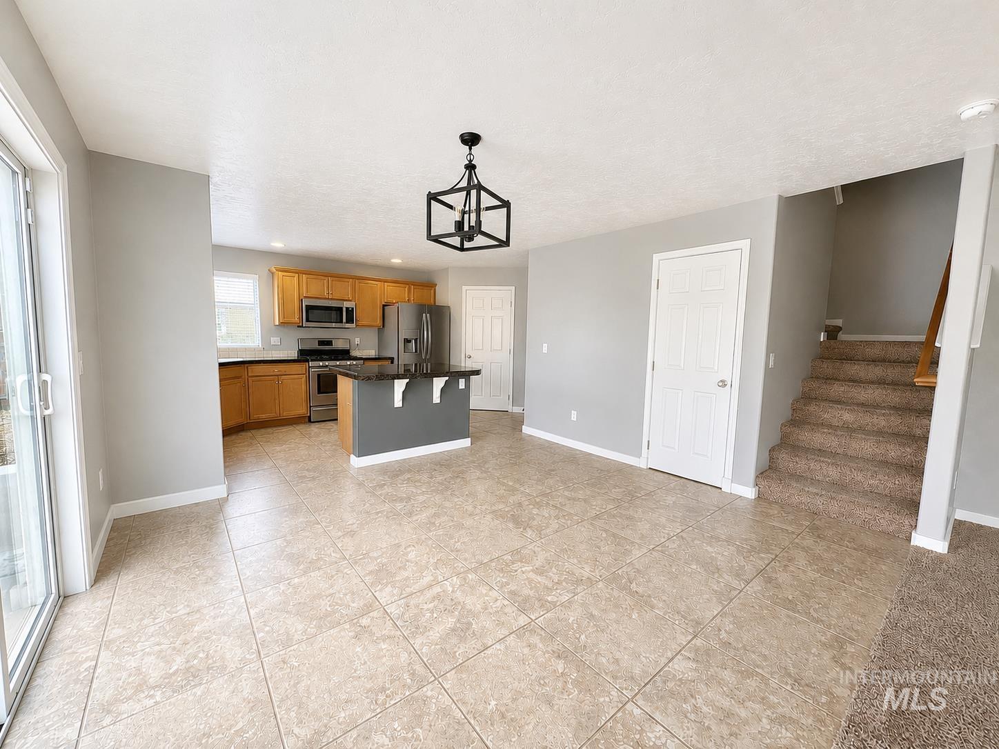1400 NW Dry Creek, Mountain Home, Idaho 83647, 4 Bedrooms, 2.5 Bathrooms, Residential For Sale, Price $424,900,MLS 98994792