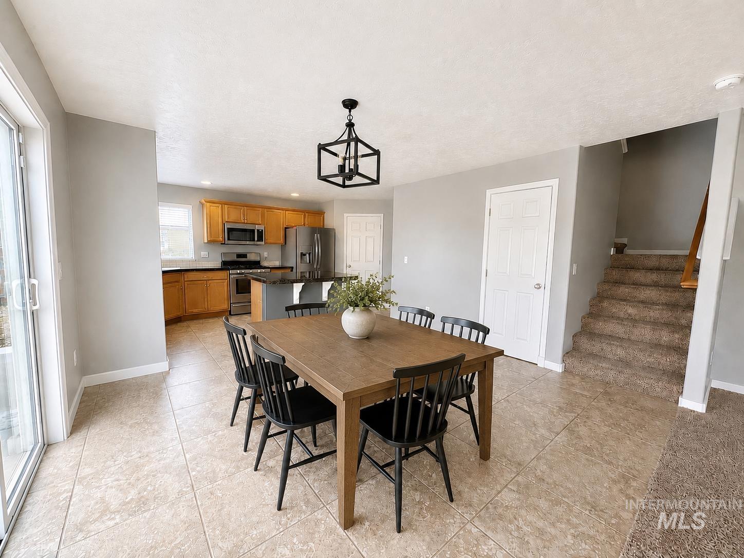 1400 NW Dry Creek, Mountain Home, Idaho 83647, 4 Bedrooms, 2.5 Bathrooms, Residential For Sale, Price $424,900,MLS 98994792