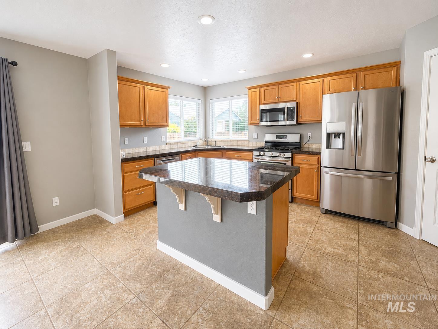 1400 NW Dry Creek, Mountain Home, Idaho 83647, 4 Bedrooms, 2.5 Bathrooms, Residential For Sale, Price $424,900,MLS 98994792