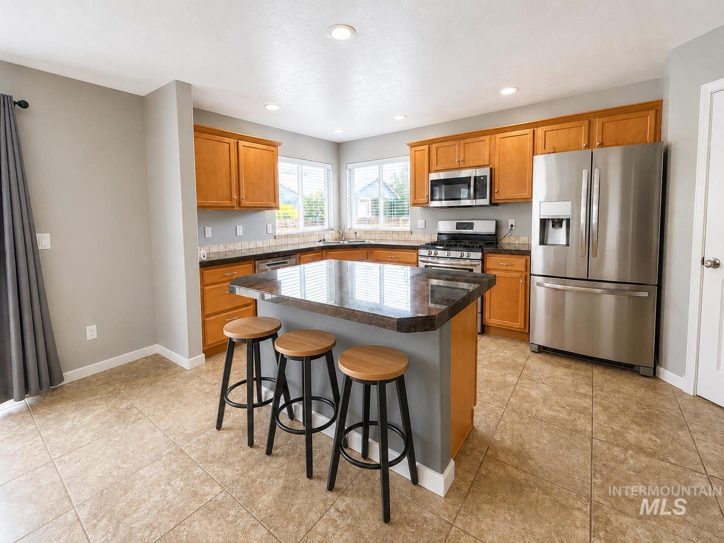 1400 NW Dry Creek, Mountain Home, Idaho 83647, 4 Bedrooms, 2.5 Bathrooms, Residential For Sale, Price $424,900,MLS 98994792