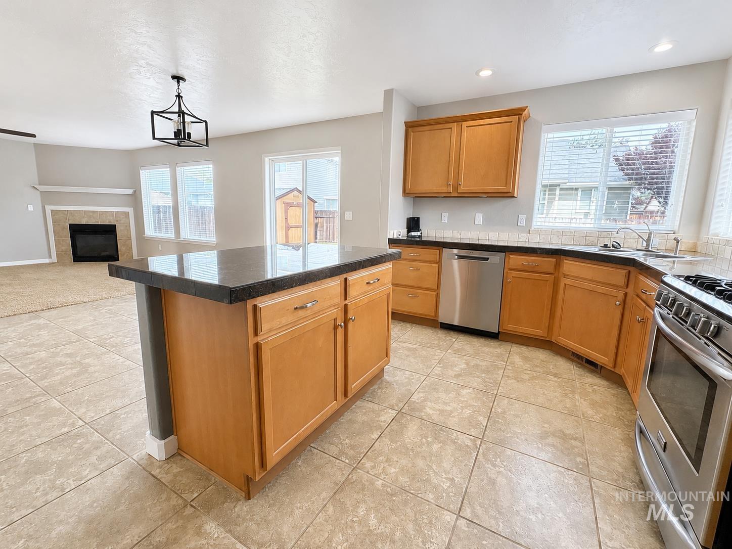 1400 NW Dry Creek, Mountain Home, Idaho 83647, 4 Bedrooms, 2.5 Bathrooms, Residential For Sale, Price $424,900,MLS 98994792