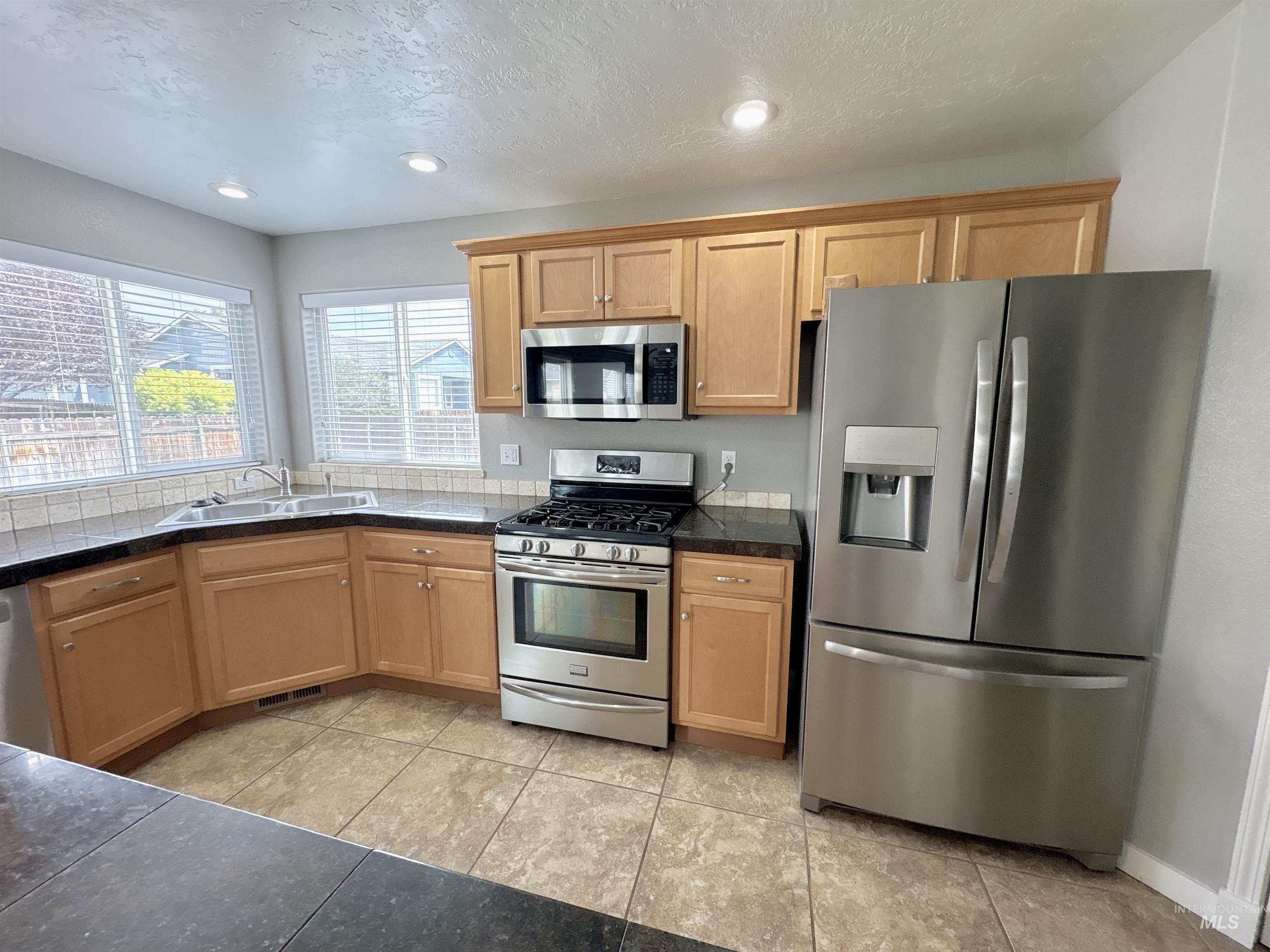 1400 NW Dry Creek, Mountain Home, Idaho 83647, 4 Bedrooms, 2.5 Bathrooms, Residential For Sale, Price $424,900,MLS 98994792