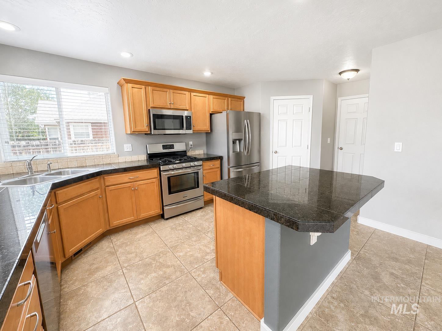 1400 NW Dry Creek, Mountain Home, Idaho 83647, 4 Bedrooms, 2.5 Bathrooms, Residential For Sale, Price $424,900,MLS 98994792