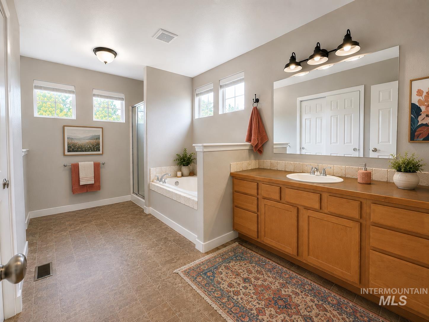 1400 NW Dry Creek, Mountain Home, Idaho 83647, 4 Bedrooms, 2.5 Bathrooms, Residential For Sale, Price $424,900,MLS 98994792